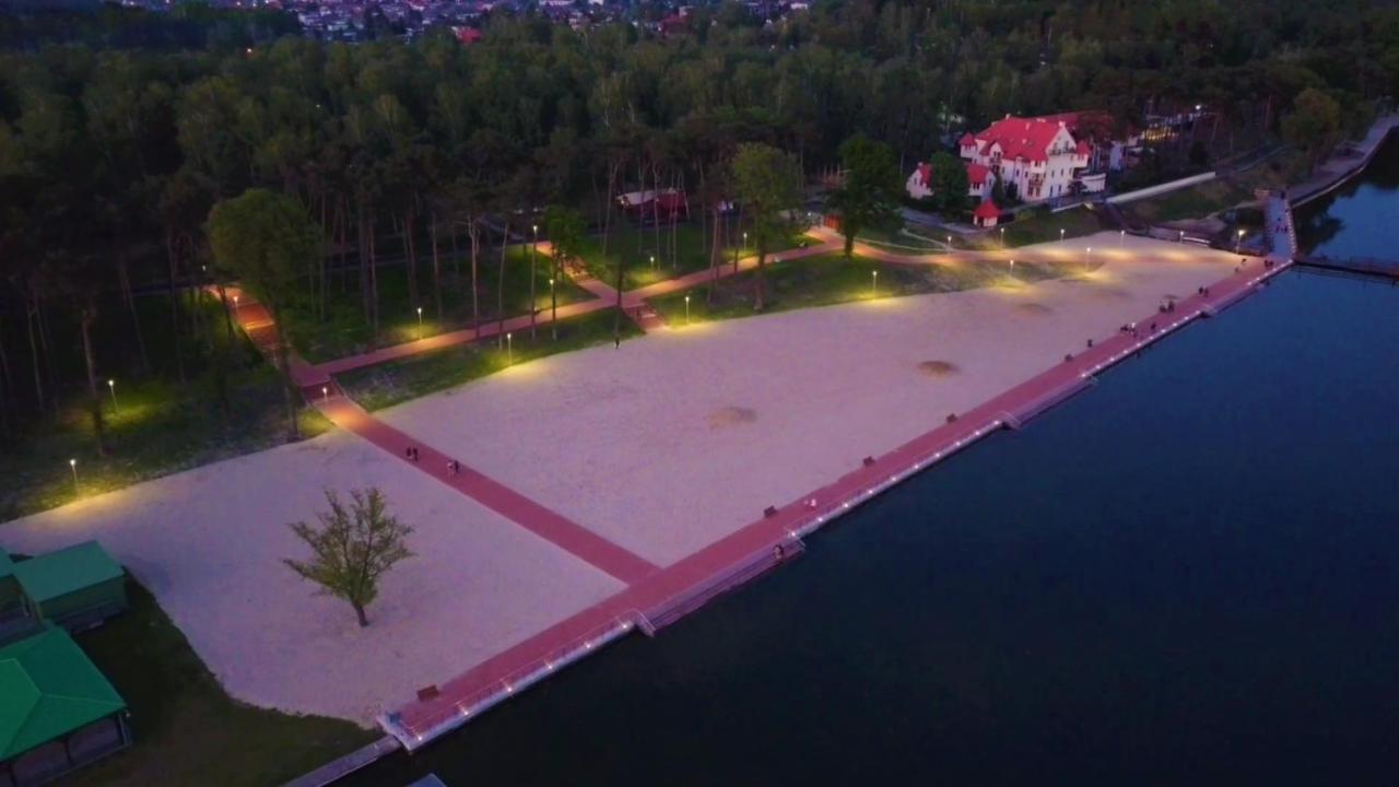 Nad Jeziorem Apartment *