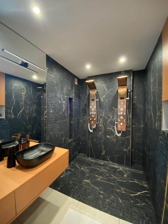 Nad Jeziorem Apartment
